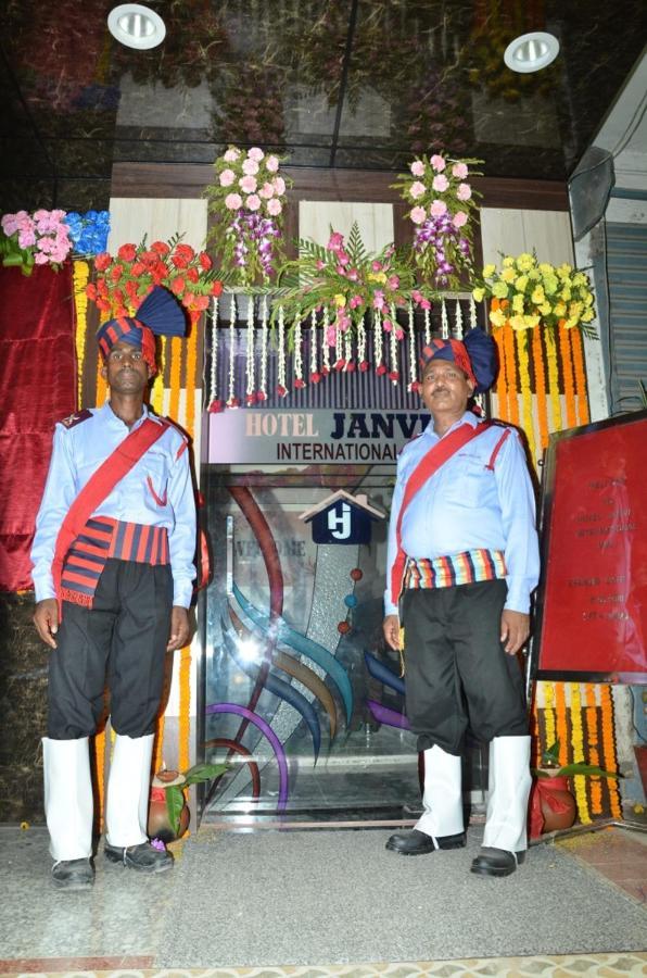 Hotel Janvi Interntaional Inn Muzaffarpur Exterior photo